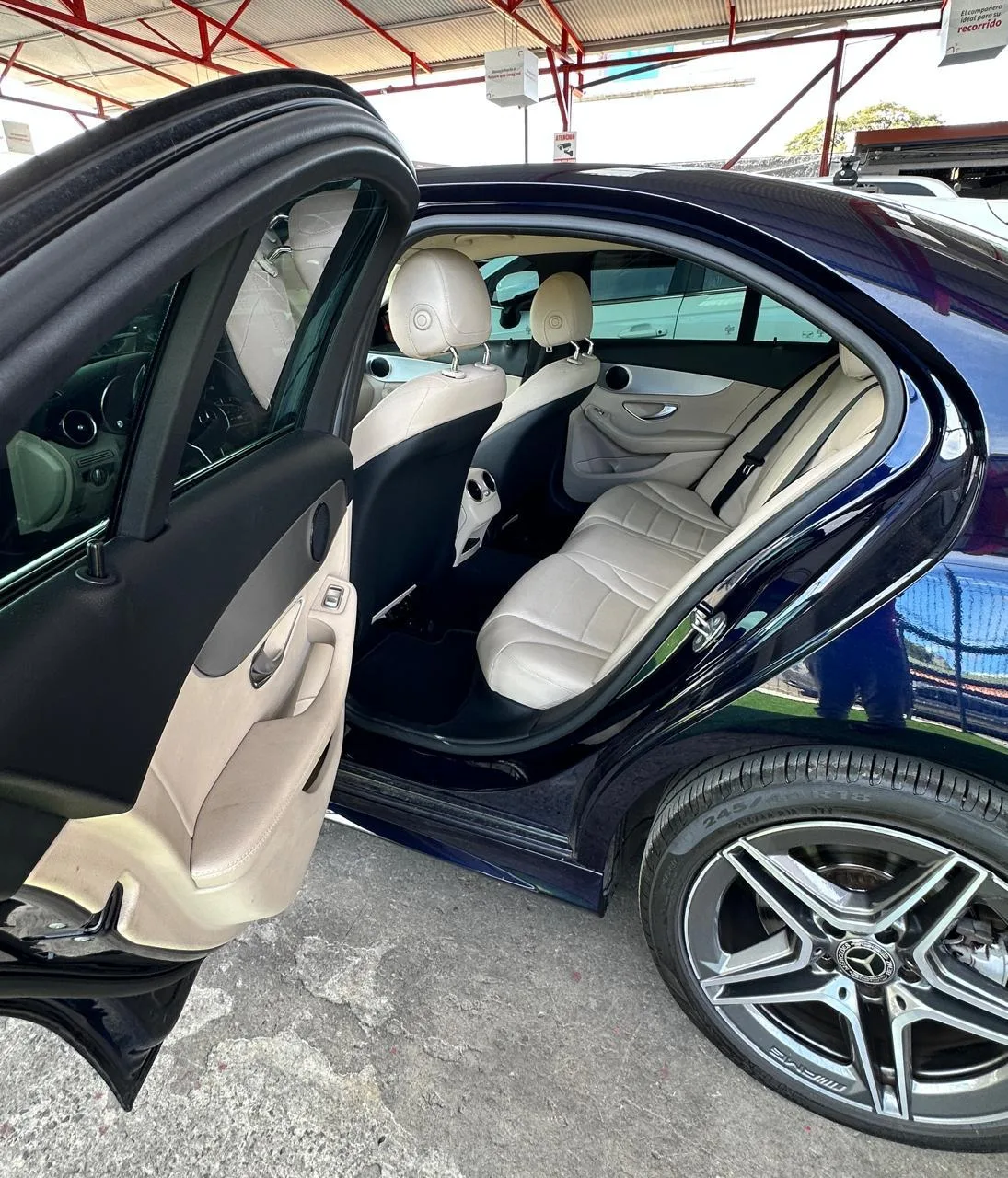 Automóvil – MERCEDES BENZ – C – 2020