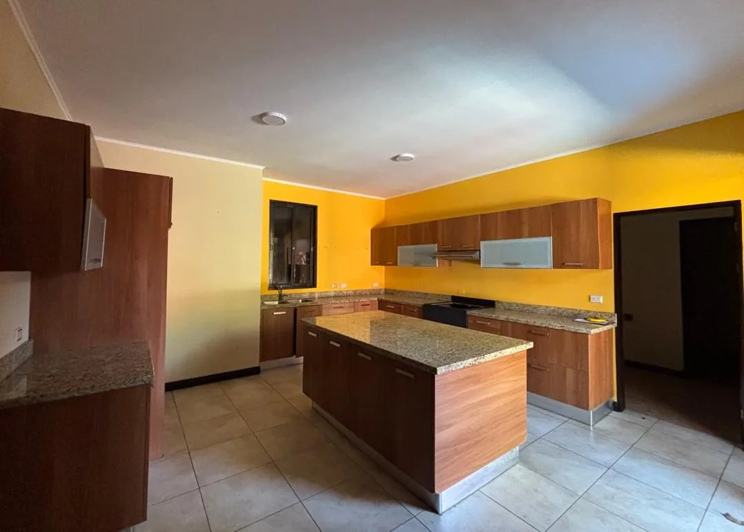 Casa en Bosques de Doña Rosa Heredia