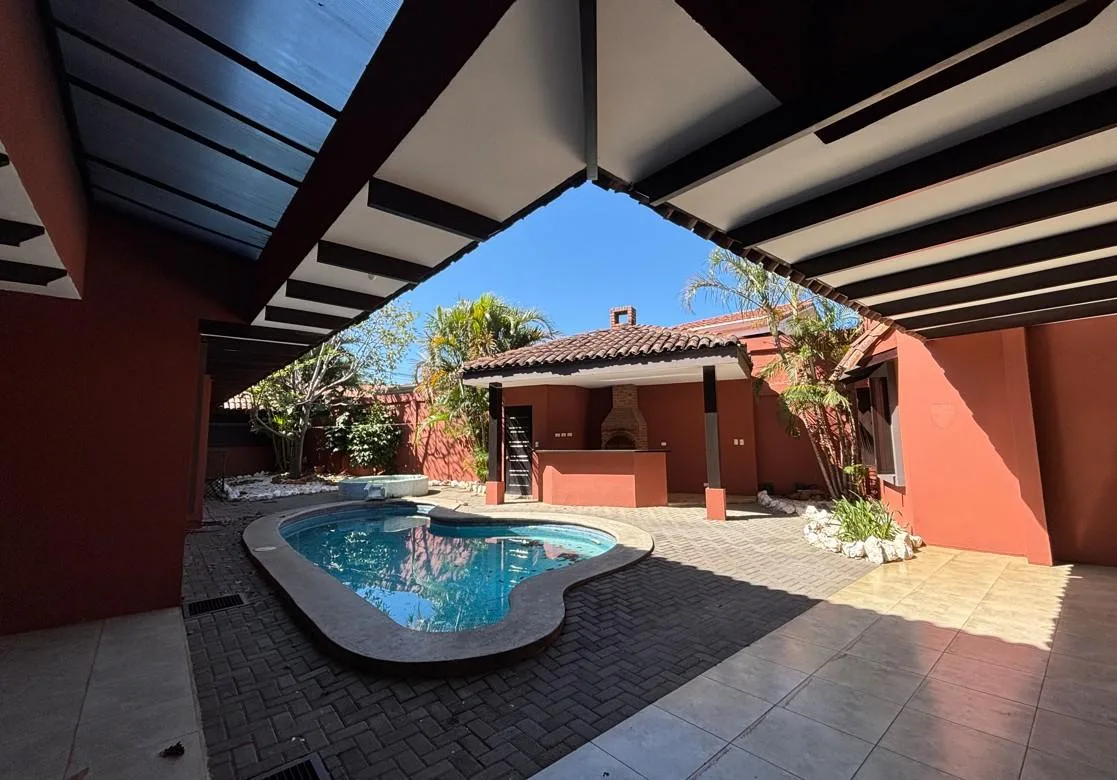 Casa en Bosques de Doña Rosa Heredia