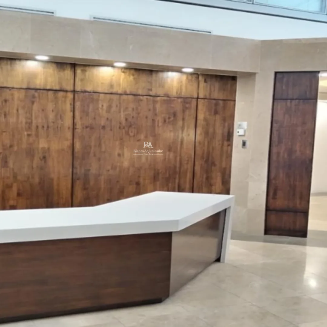 Condominio Vertical Comercial Bienes Raíces  Lindora