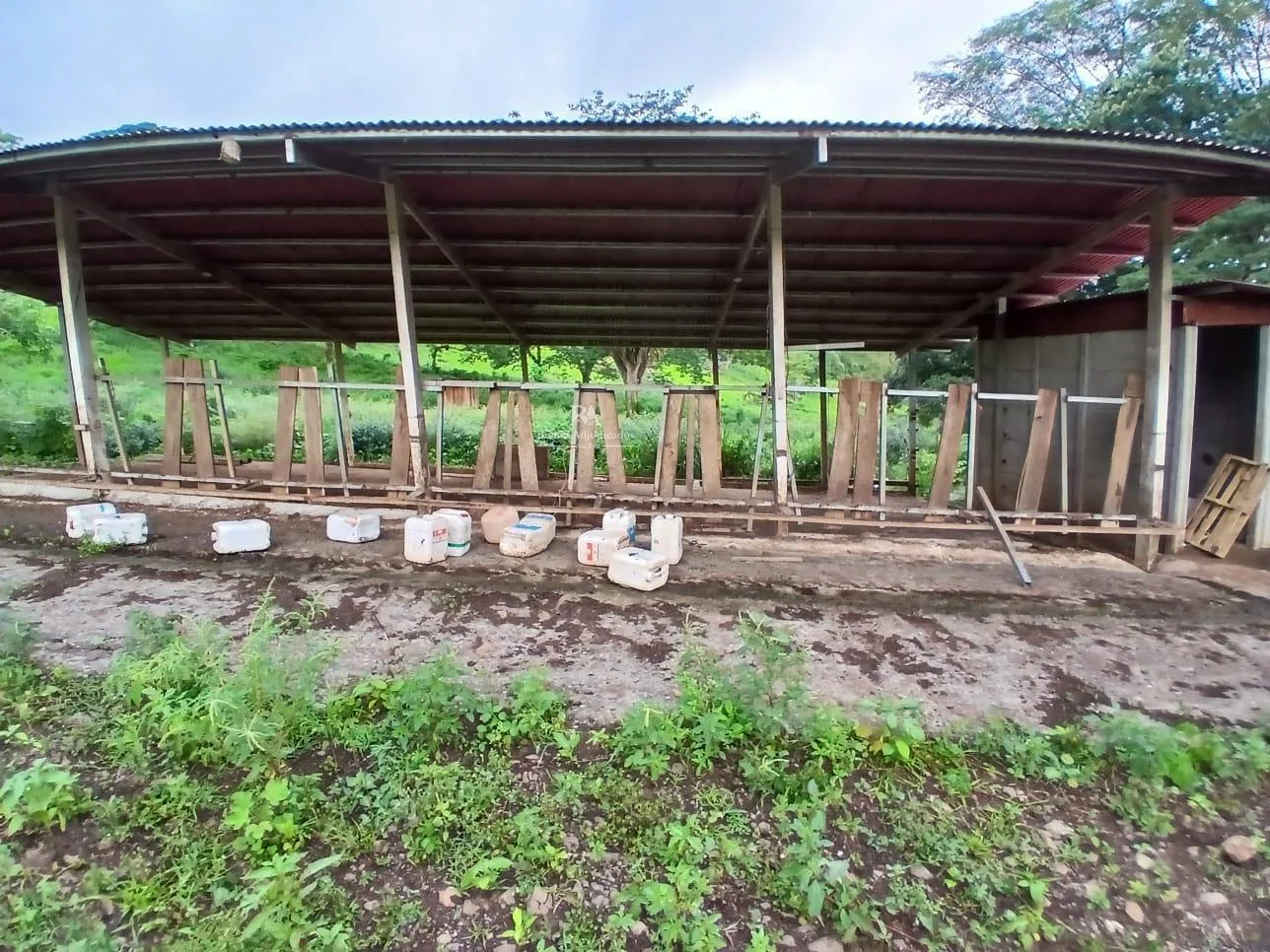 Finca en la Garita de la Cruz Guanacaste