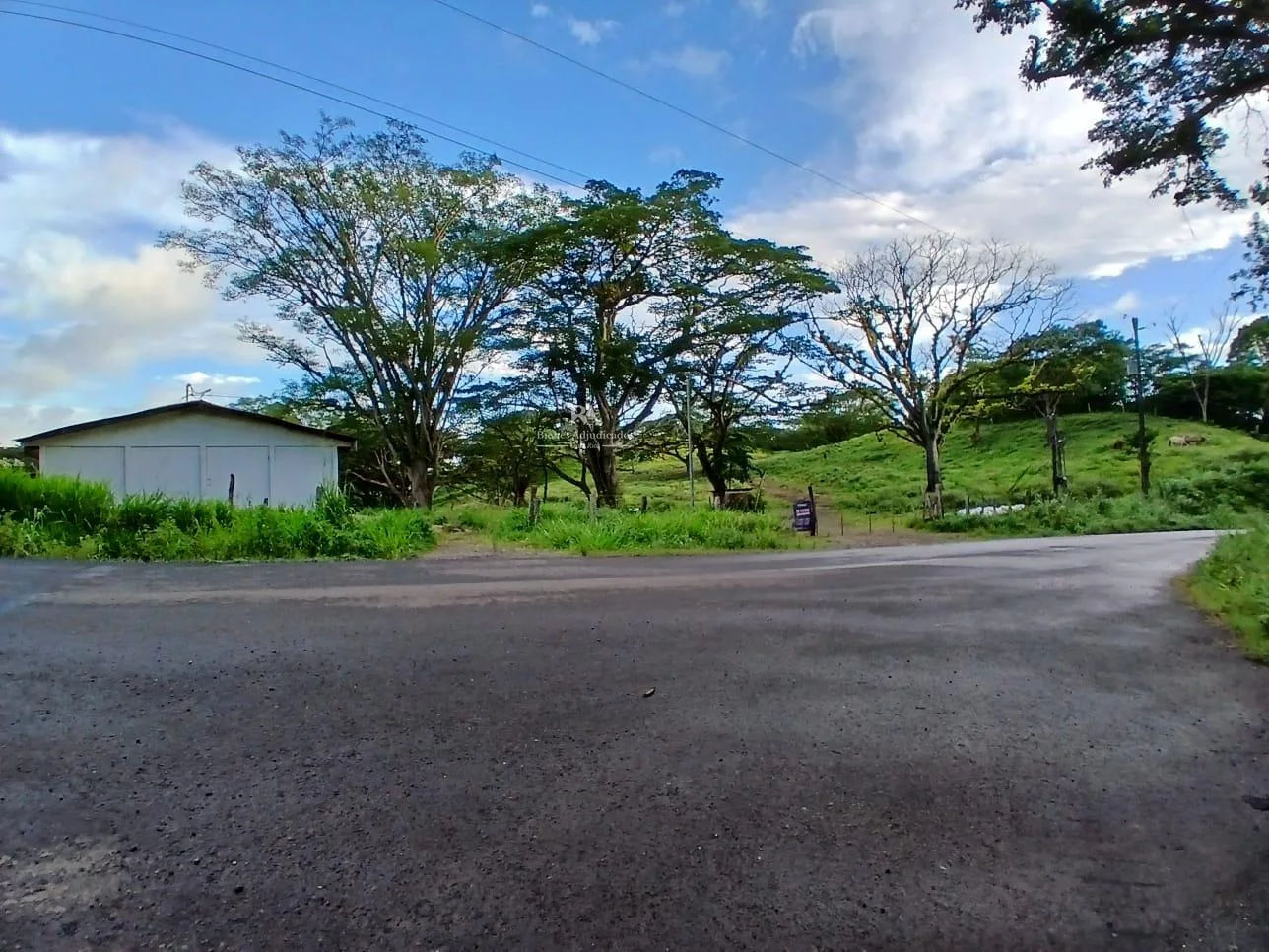Finca en la Garita de la Cruz Guanacaste