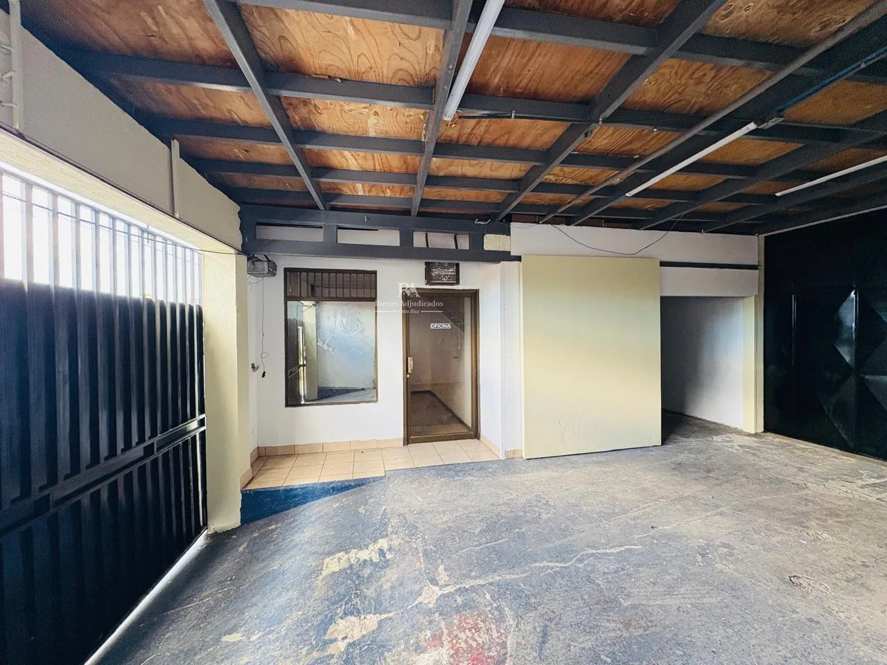 Local y apartamento en Grecia