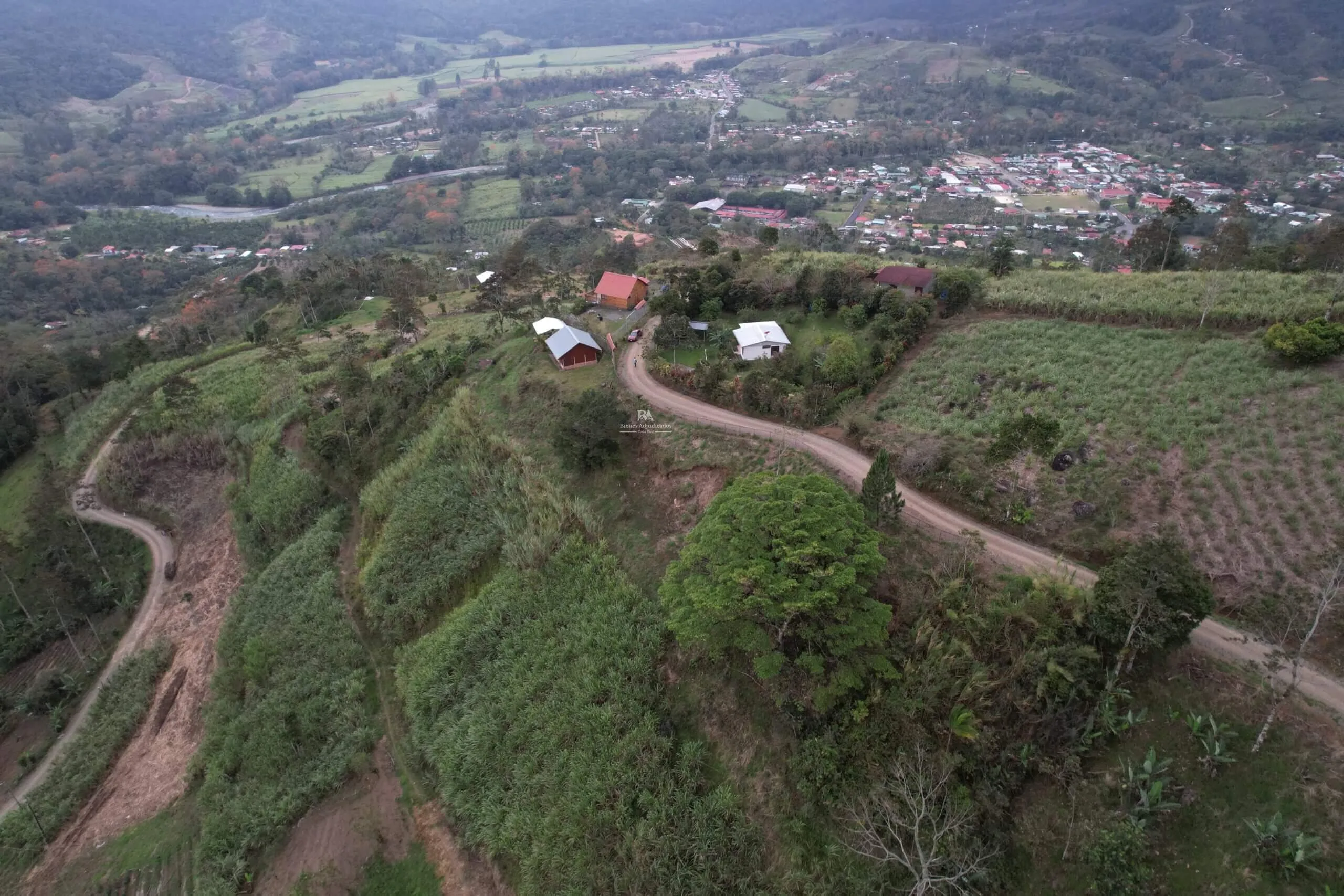 Lote con construcción Cartago