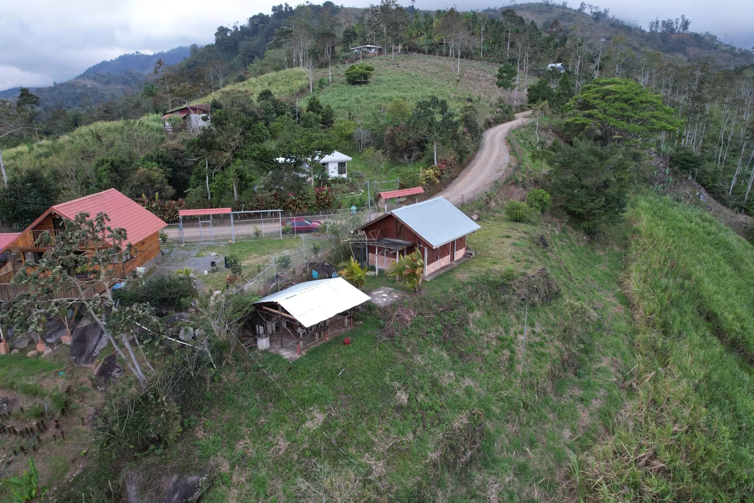Lote con construcción Cartago
