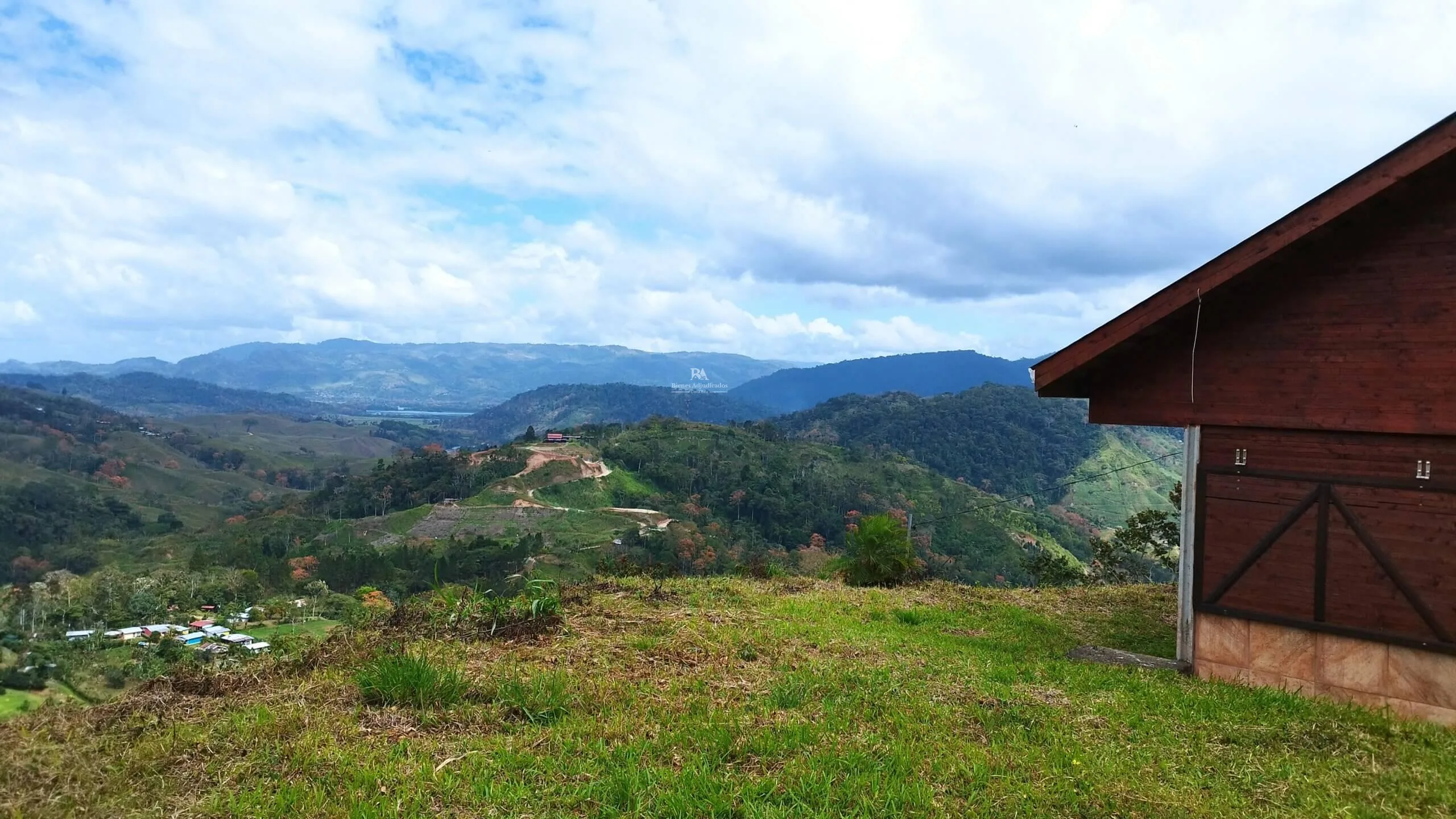 Lote con construcción Cartago