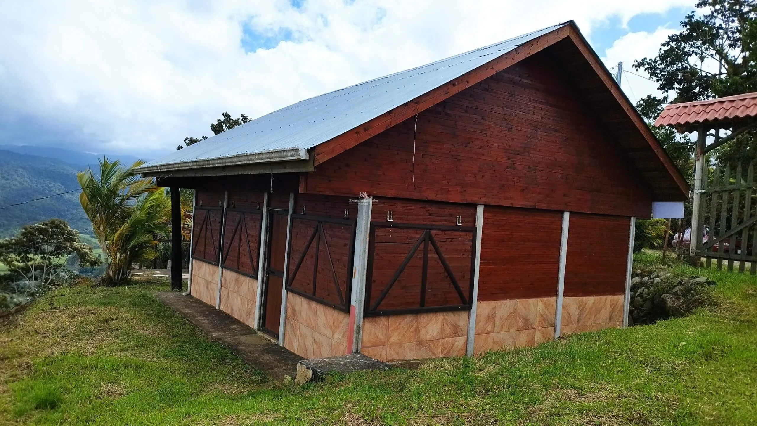 Lote con construcción Cartago
