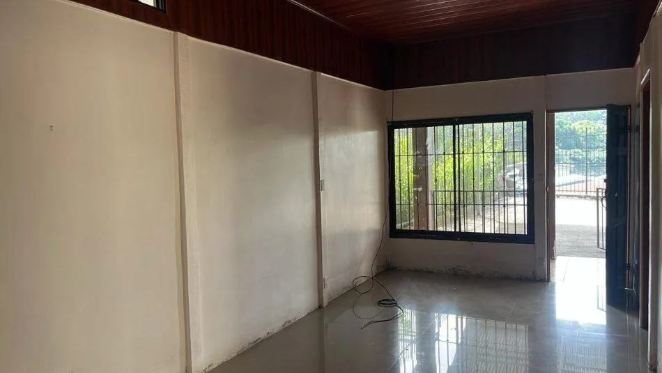Lote con construcción en Pérez Zeledón