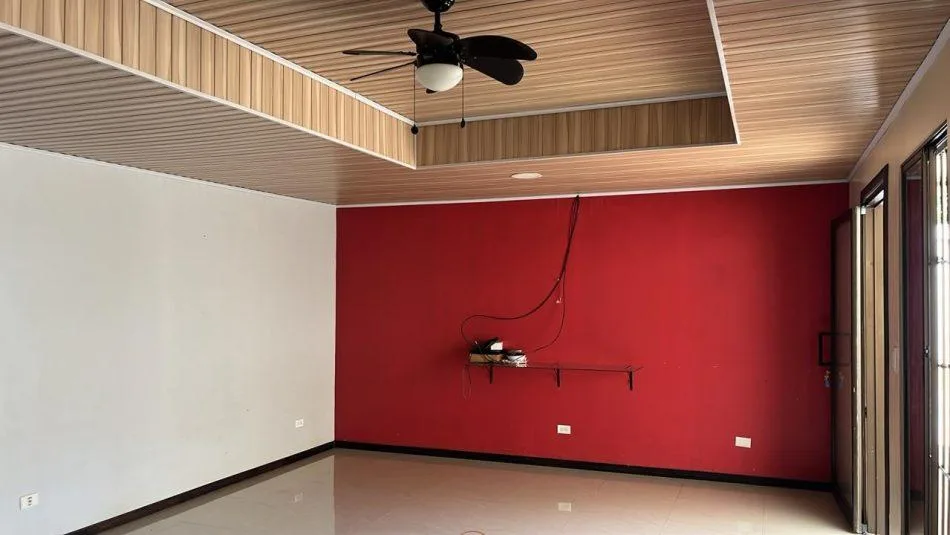 Lote con construcción en Pérez Zeledón