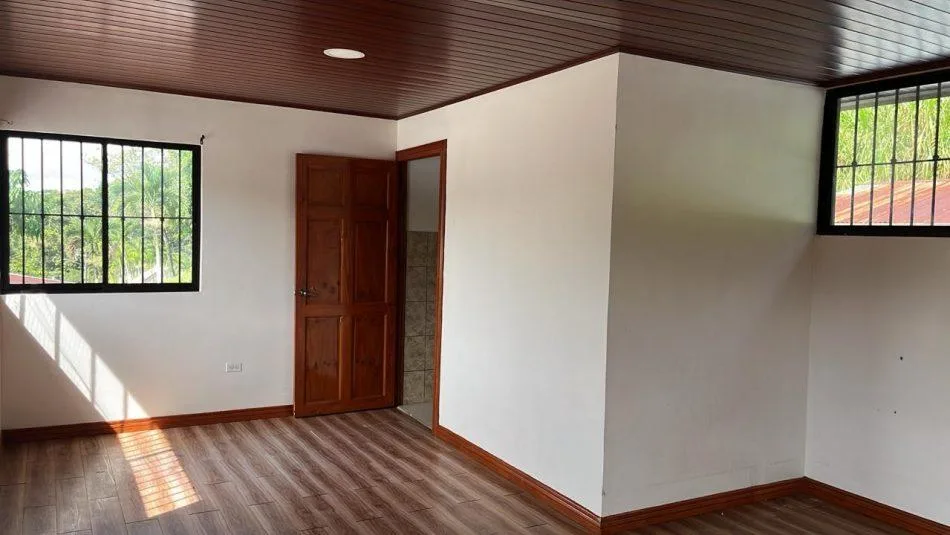 Lote con construcción en Pérez Zeledón