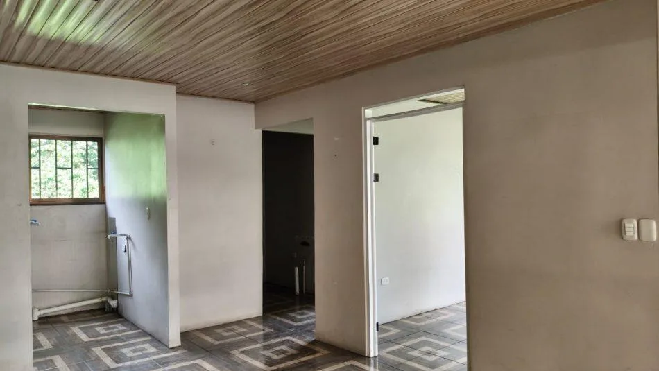 Lote con construcción en Pérez Zeledón