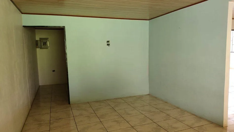 Lote con construcción en Pérez Zeledón