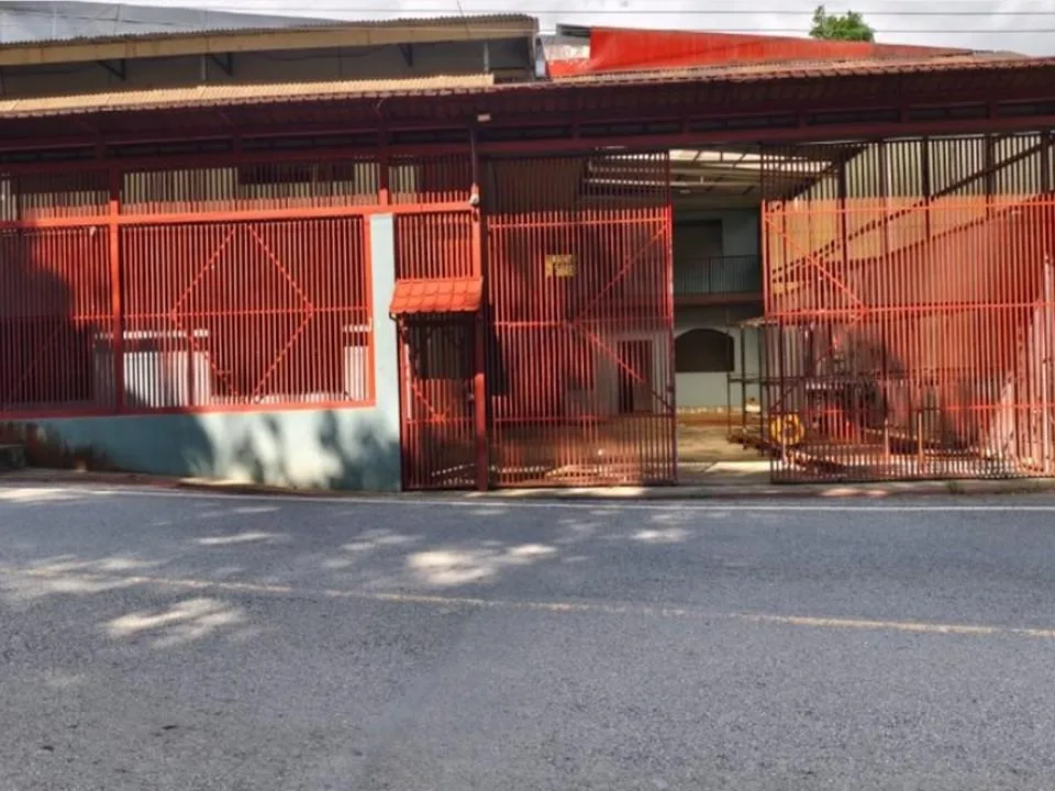 Lote con construcción en Pérez Zeledón