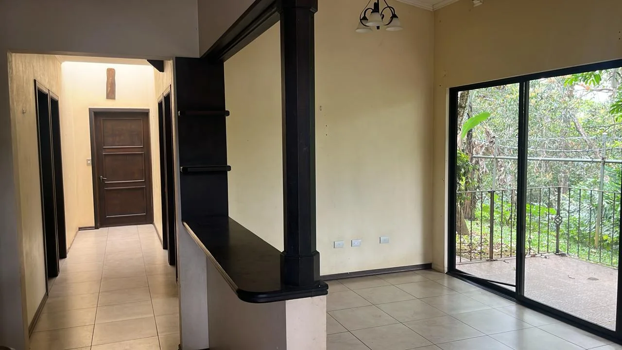 Lote con construcción en Pérez Zeledón