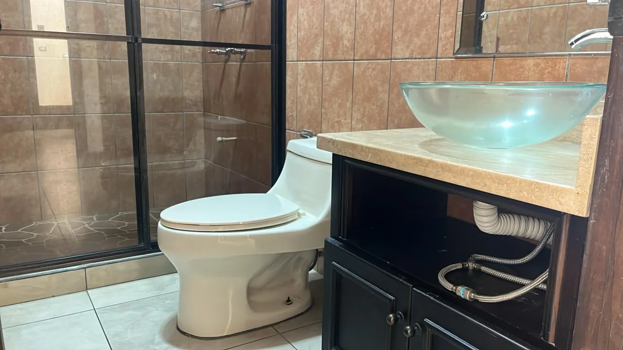 Lote con construcción en Pérez Zeledón