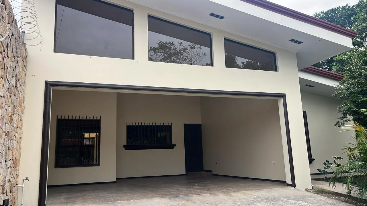 Lote con construcción en Pérez Zeledón