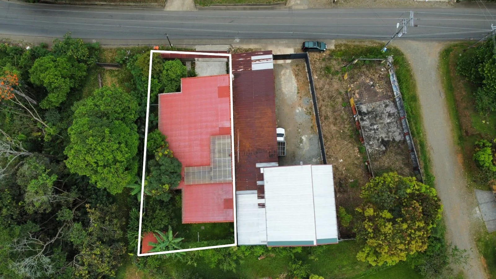 Lote con construcción en Pérez Zeledón
