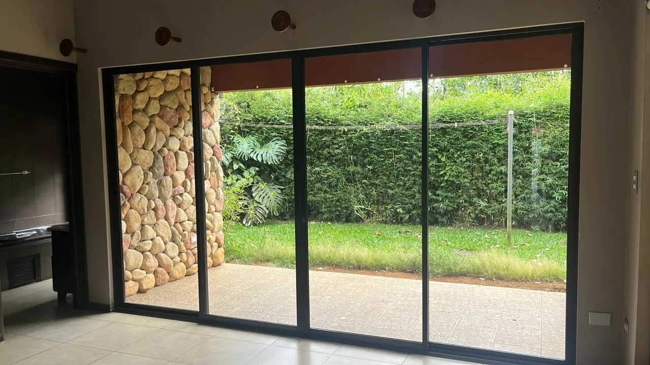 Lote con construcción en Pérez Zeledón