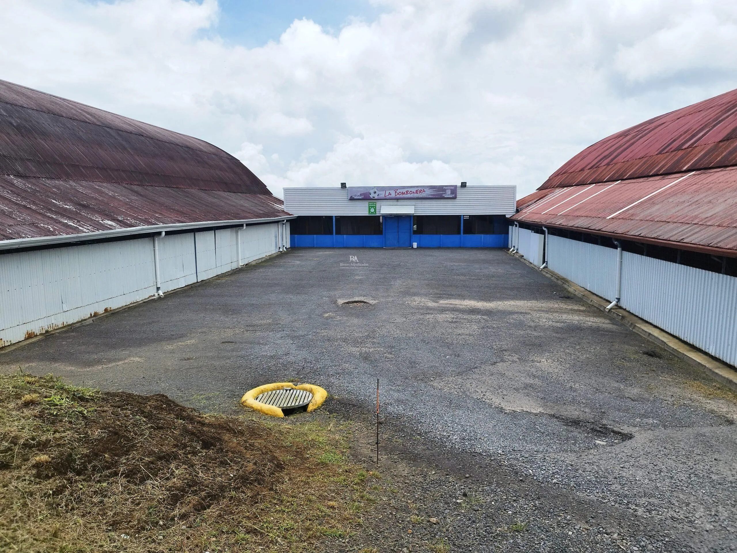 Lote con construcción en San Carlos