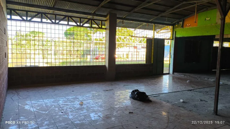 Lote con construcción en San Ramón