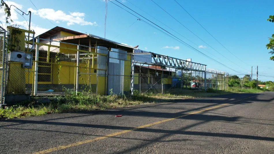 Lote con construcción en San Ramón