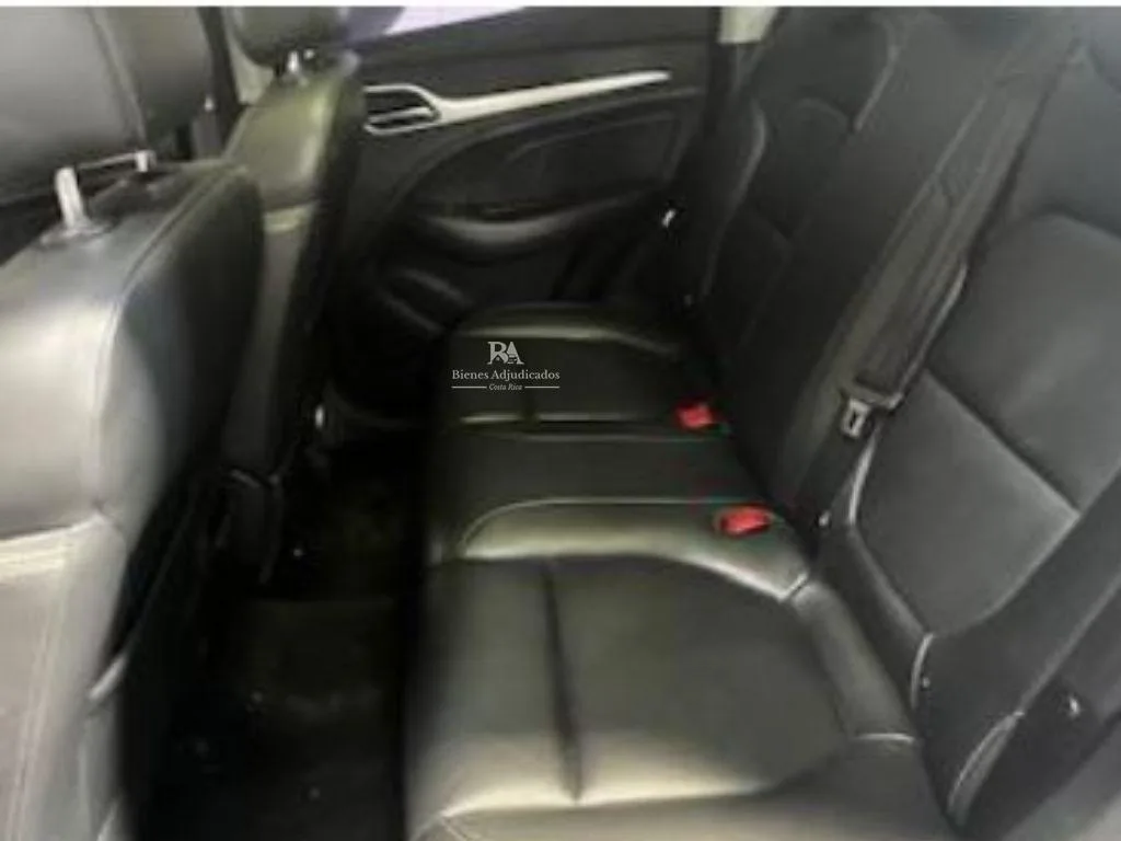 M.G. – MG ZS COM – 2023
