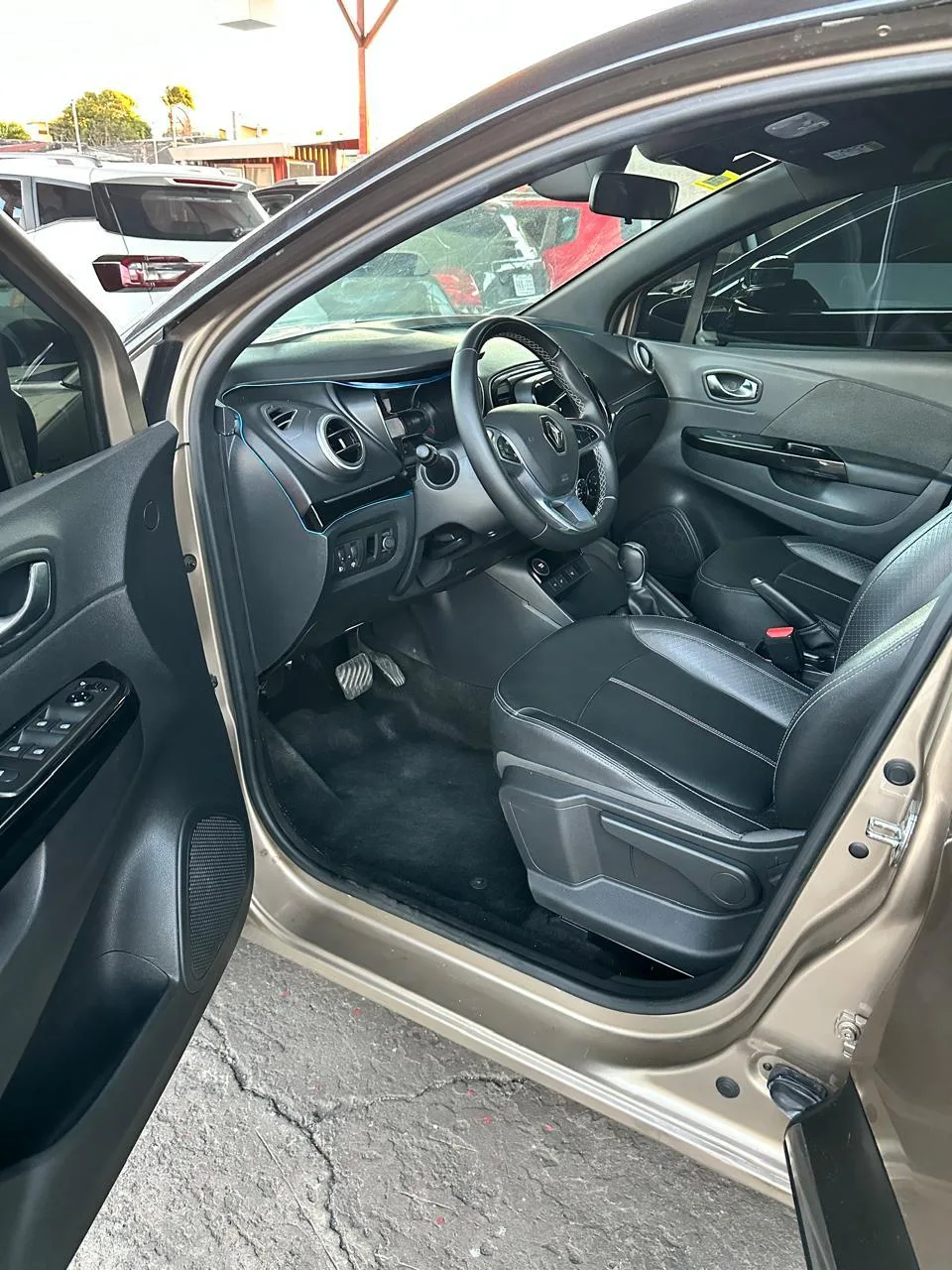 SUV 2WD – RENAULT – CAPTUR 1.3 – 2023
