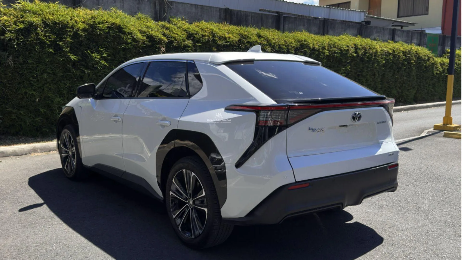 TOYOTA BZ4X 2023