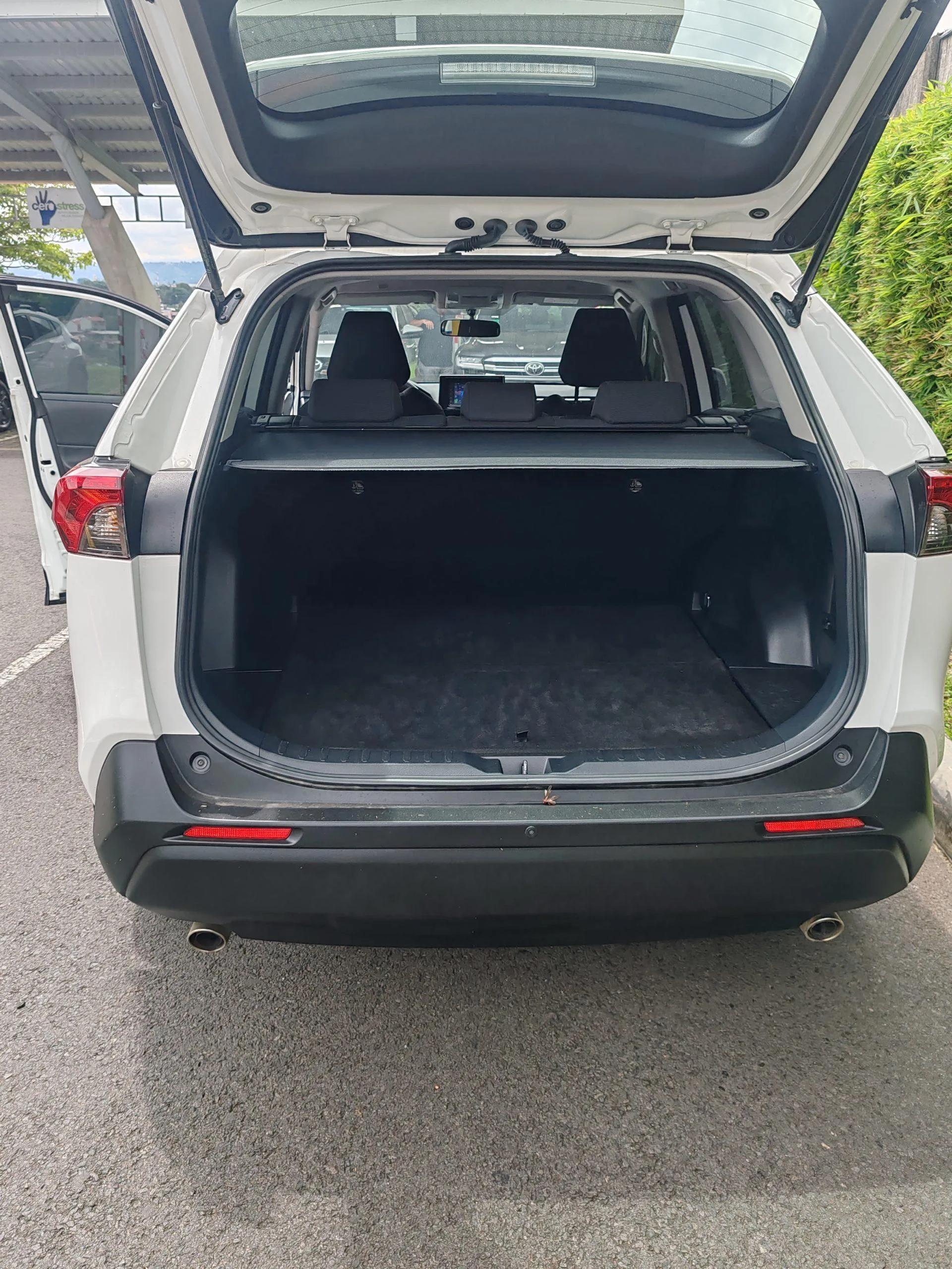 TOYOTA RAV4 LE 2024