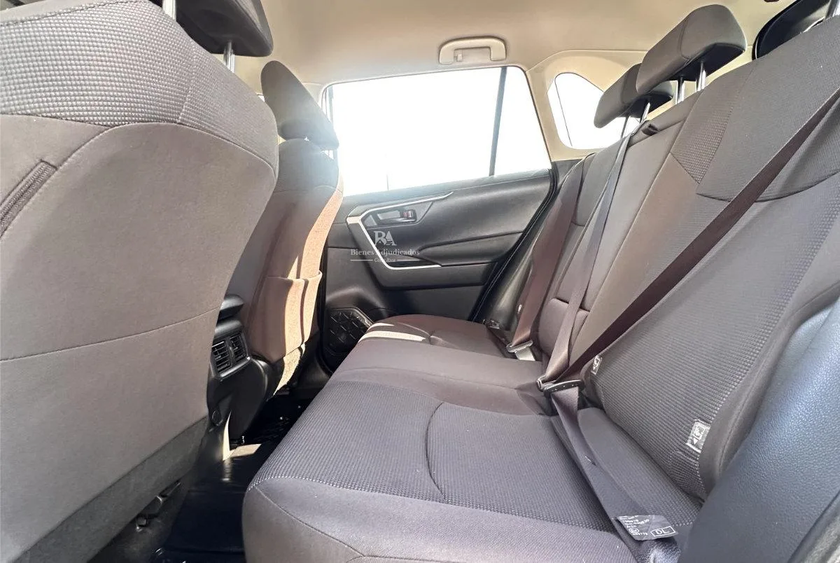TOYOTA RAV4 LE 2024