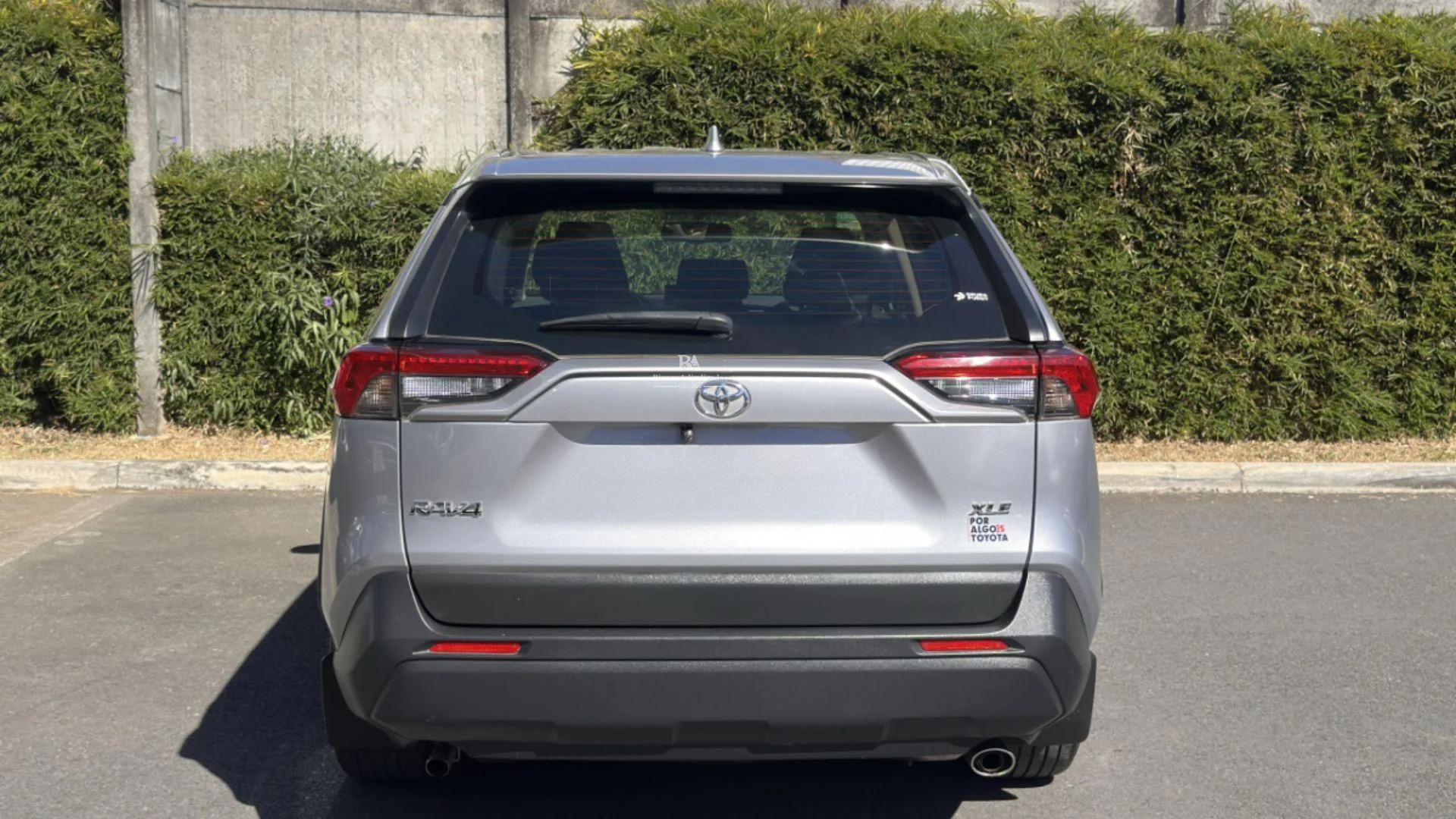 TOYOTA RAV4 XLE 2024