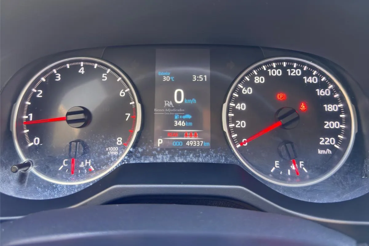 TOYOTA RAV4 XLE 2024